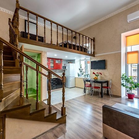 Studio Apartment In Center Of Odesa Экстерьер фото