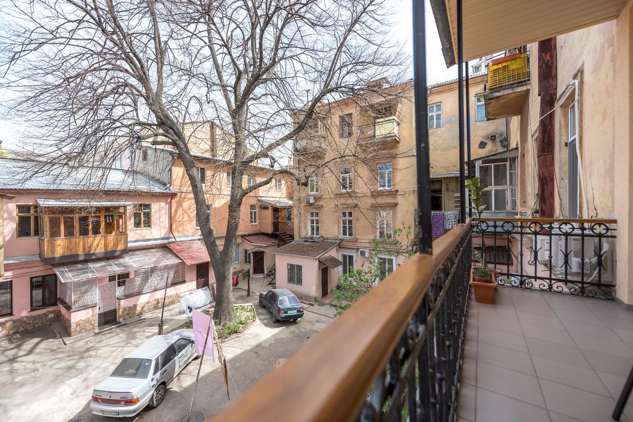 Studio Apartment In Center Of Odesa Экстерьер фото