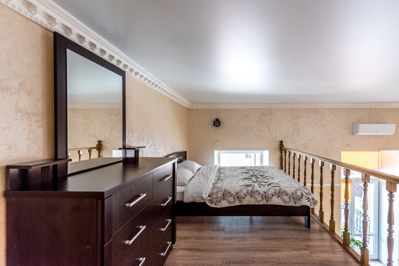Studio Apartment In Center Of Odesa Экстерьер фото