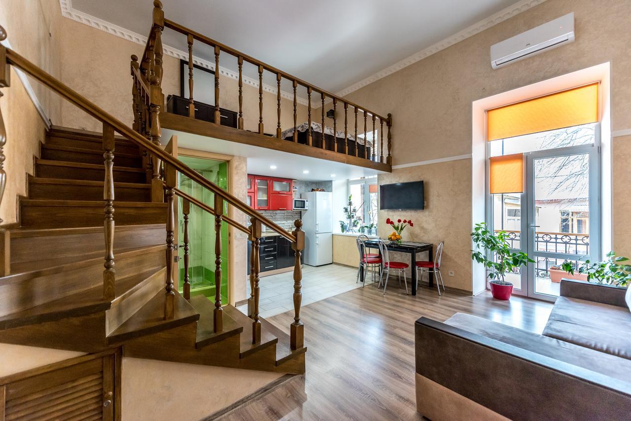 Studio Apartment In Center Of Odesa Экстерьер фото